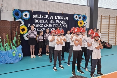 Uroczyste otwarcie sali sportowej przy Szkole Podstawowej w Iskrzyczynie